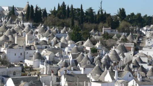 Viaggi in camper in Puglia ad Alberobello